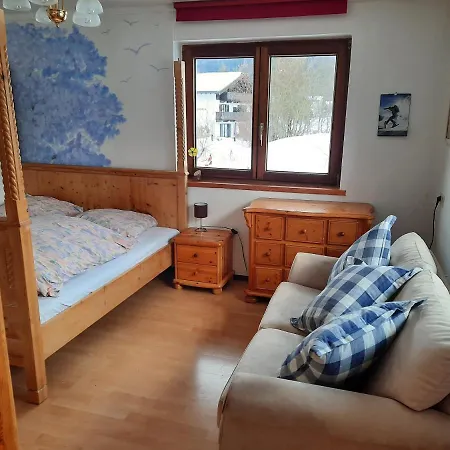 Bauernhaus Im Permakultur-garten *