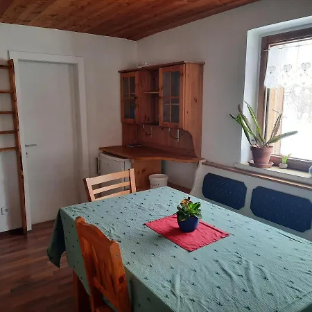Homestay Bauernhaus Im Permakultur-garten Sankt Johann in Tirol