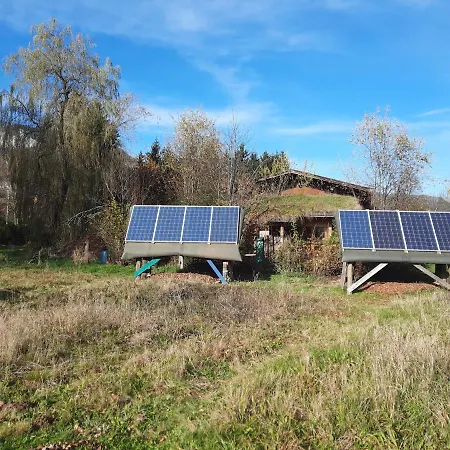 Bauernhaus Im Permakultur-garten *